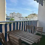 Riviera Retreat - Steps To & Shops, Balcony & Ac Διαμέρισμα *