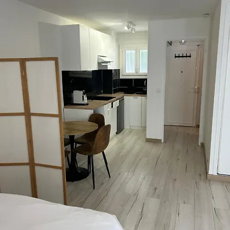 Riviera Retreat - Steps To & Shops, Balcony & Ac * Saint-Laurent-du-Var