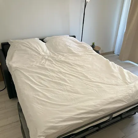 Riviera Retreat - Steps To & Shops, Balcony & Ac Apartament *