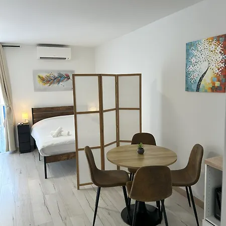 Riviera Retreat - Steps To & Shops, Balcony & Ac * Saint-Laurent-du-Var