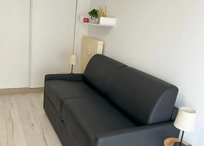 Lejlighed Riviera Retreat - Steps To & Shops, Balcony & Ac